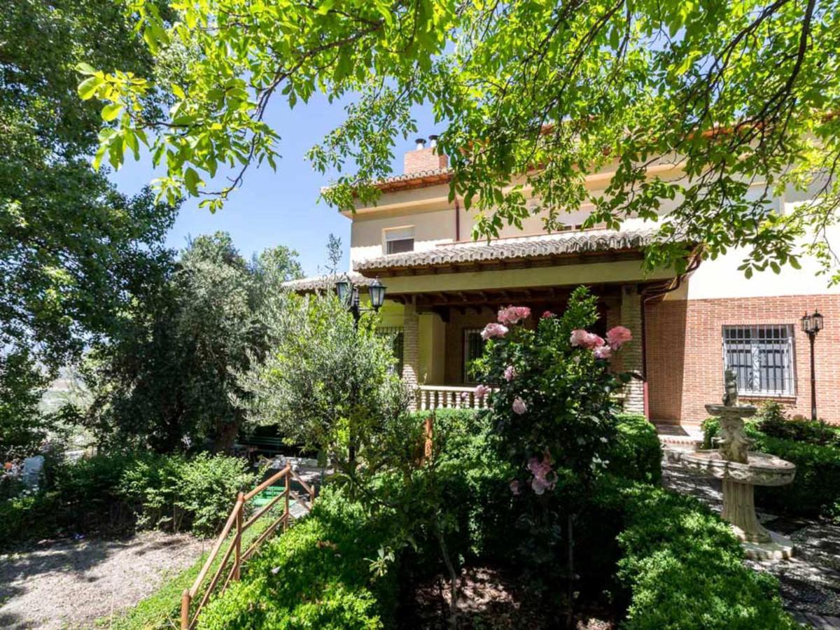 Casa Rosa Del Romeral * Nigüelas